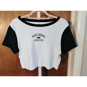 PacSun Crop Top - Size‎ L - Perfect Summer Staple - Excellent Condition!